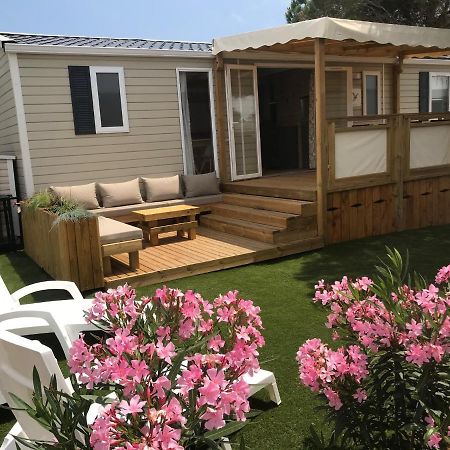 Mobil Home Camping Le Mar Estang Bord De Plage カネ エクステリア 写真
