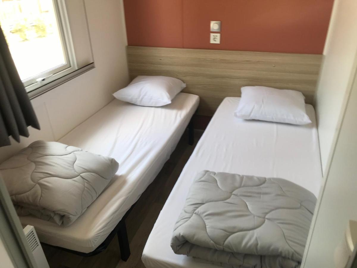 Mobil Home Camping Le Mar Estang Bord De Plage カネ エクステリア 写真
