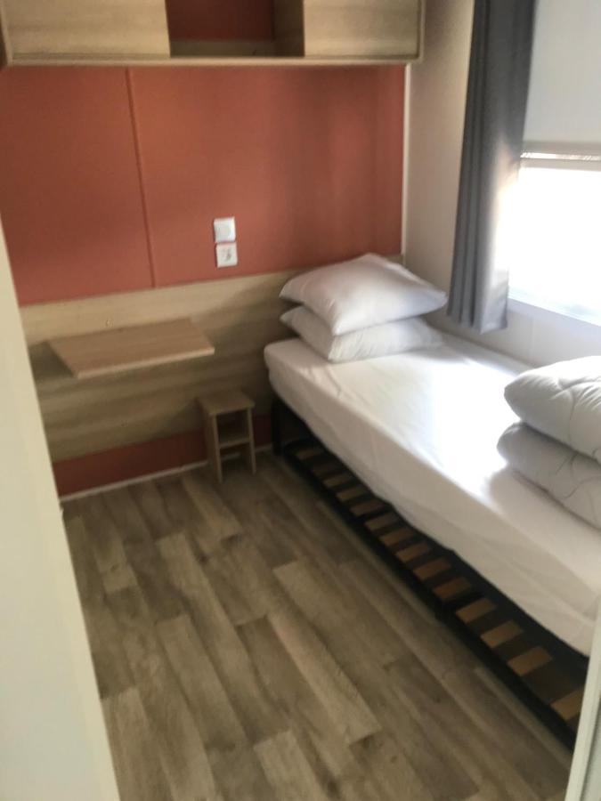 Mobil Home Camping Le Mar Estang Bord De Plage カネ エクステリア 写真