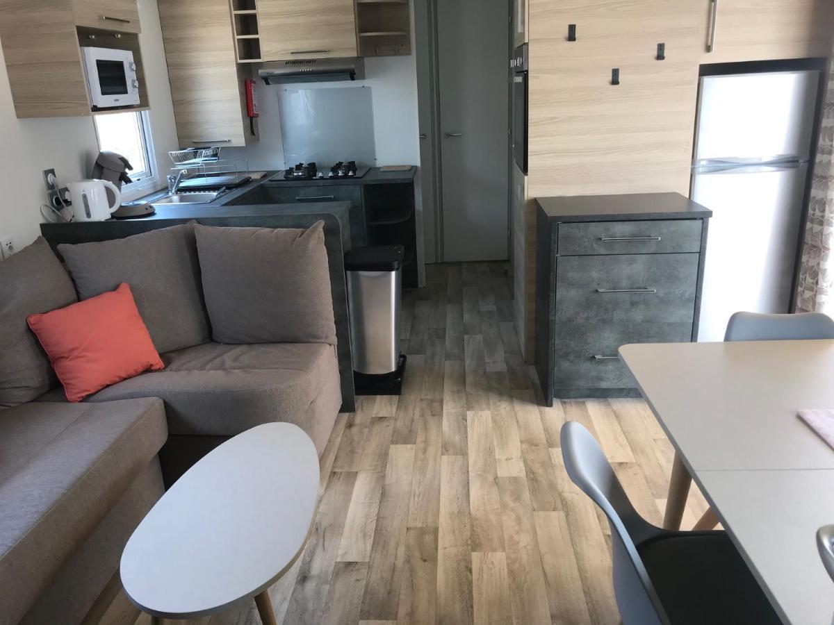 Mobil Home Camping Le Mar Estang Bord De Plage カネ エクステリア 写真